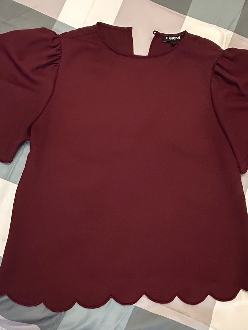 Express Women's Burgundy Scallop Hem Puff Sleeve Top